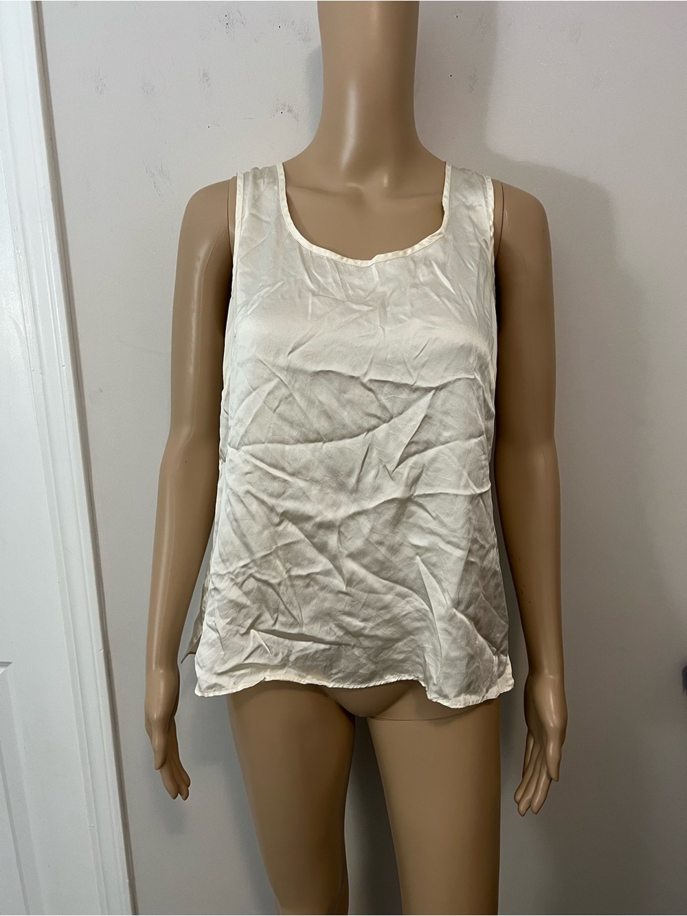 Talbots 100% Silk Cream Sleeveless Scoop Neck Top,10